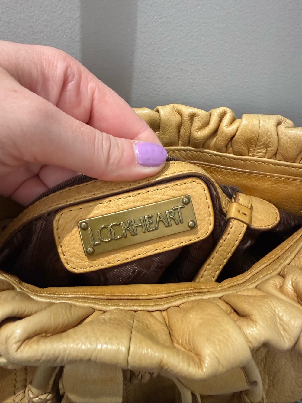 Lockheart Leather Shoulder Bag with Tassel Details - Picture 4 of 8